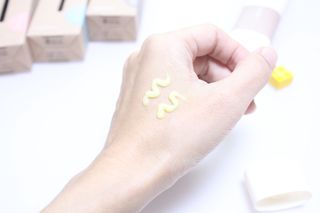 [후르디아] 끈적임 없는 착한성분 비건  핸드크림 3종 — 5점을 준 리뷰어가 2022년 10월 올린 사용 사진