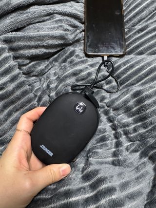 썬더월드 [썬더] 스마트 핸드워머 충전식 손난로 보조배터리 10000mAh — 4점을 준 리뷰어가 2024년 12월 올린 사용 사진
