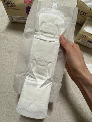 나우[템포] 템포 패드 내추럴 순면 생리대 SET(중형 슬림 + 대형 + 라이너) — 4.5점을 준 리뷰어가 2024년 4월 올린 사용 사진