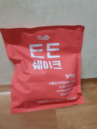 [덜다] 든든 식물성 단백질 쉐이크 40g X 7입 (곡물/딸기) — 5점을 준 리뷰어가 2023년 8월 올린 사용 사진