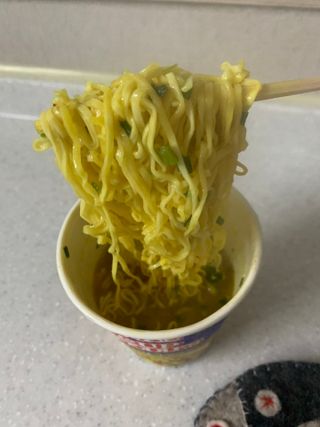 NISSIN 닛신 컵누들  4종 - 씨푸드오리지날, 씨푸드 스파이시, 씨푸드 커리, 씨푸드 XO소스 — 5점을 준 리뷰어가 2021년 11월 올린 사용 사진