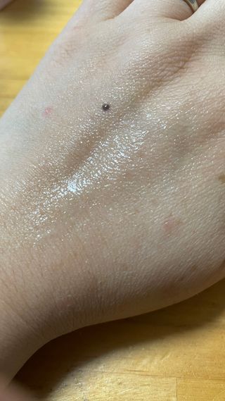 나우 [리브엠] 123억개 엑소좀으로 채운 눈부신 광채, 엑소코어 화이트닝 텐션 앰플 — 5점을 준 리뷰어가 2023년 6월 올린 사용 사진