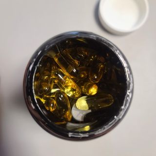 서울약사신협 네이처픽_알티지오메가3_1,205mg x 180캡슐 — 5점을 준 리뷰어가 2021년 9월 올린 사용 사진