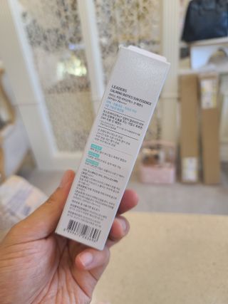 리더스코스메틱 리더스 카밍 바이오틱스 선 에센스 SPF 50+ PA++++ — 5점을 준 리뷰어가 2022년 8월 올린 사용 사진
