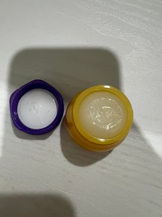 틱톡 [후르디아] 튼입술해결템 올리브영 블루베리 하이드레이팅 허니 립밤 — 4점을 준 리뷰어가 2023년 10월 올린 사용 사진