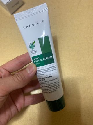 랑벨 랑바이오 블랙 시카 크림 50ml(블랙비 프로폴리스, 시카 4종, 판테놀 10 함유) — 5점을 준 리뷰어가 2022년 7월 올린 사용 사진