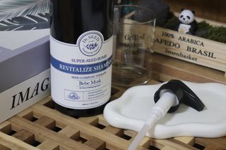 [닥터시드]슈퍼시드밤 리바이탈라이즈 샴푸 베베머스크향 1000ml — 5점을 준 리뷰어가 2024년 8월 올린 사용 사진