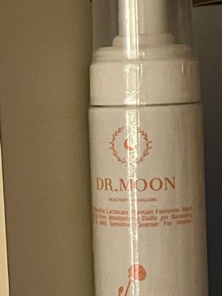 MF프리 [닥터문] 유산균 락토케어 질경초 여성청결제 200ml (폼타입) — 5점을 준 리뷰어가 2022년 5월 올린 사용 사진