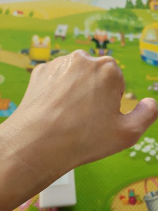 줄라이 모닝 _ JULY MORNING 줄라이모닝 하이드레이팅 퍼퓸드 바디앤핸드 에멀젼 — 5점을 준 리뷰어가 2022년 3월 올린 사용 사진