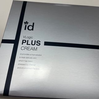 아이디플라코스메틱 아이디 브이로직 플러스 크림 15ml X 4EA — 5점을 준 리뷰어가 2022년 1월 올린 사용 사진