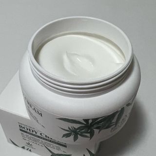 버텍스넘버원 버텍스 넘버원 햄프씨드오일 핸드밤, 바디크림 — 4.5점을 준 리뷰어가 2022년 3월 올린 사용 사진