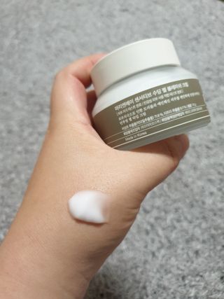 마리엔메이 센서티브 수딩 젤 크림 + 어성초 티트리 추출물 세럼 + 어성초 티트리 모공 클렌징 폼 — 5점을 준 리뷰어가 2021년 8월 올린 사용 사진