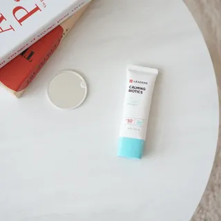 리더스코스메틱 리더스 카밍 바이오틱스 선 에센스 SPF 50+ PA++++ — 5점을 준 리뷰어가 2022년 8월 올린 사용 사진
