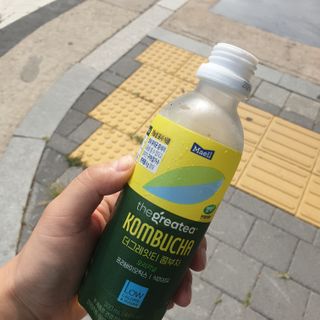 더그레잇티 콤부차 [매일유업] 더그레잇티 44kcal 콤부차 300ml *12개입 (오리지널 6개+베리리치 6개) — 5점을 준 리뷰어가 2023년 8월 올린 사용 사진