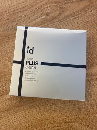 아이디플라코스메틱 아이디 브이로직 플러스 크림 15ml X 4EA — 5점을 준 리뷰어가 2022년 1월 올린 사용 사진