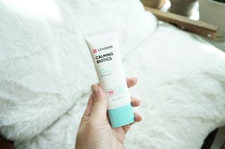 리더스코스메틱 리더스 카밍 바이오틱스 선 에센스 SPF 50+ PA++++ — 5점을 준 리뷰어가 2022년 6월 올린 사용 사진