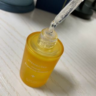 체르엠 스템앤셀 비타민 브라이트닝 에센스 30ml 1개 — 5점을 준 리뷰어가 2021년 11월 올린 사용 사진
