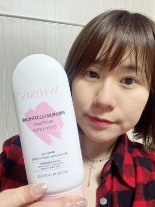 위시스 프리미엄 글루타치온  화이트닝 바디로션 — 5점을 준 리뷰어가 2023년 1월 올린 사용 사진