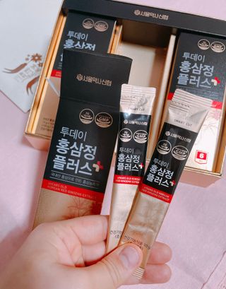 서울약사신협_투데이홍삼정플러스스틱_10g x 30포 — 5점을 준 리뷰어가 2021년 5월 올린 사용 사진
