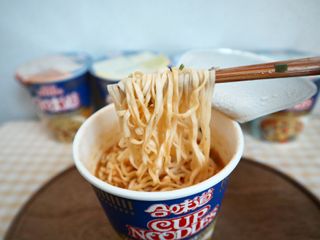 NISSIN 닛신 컵누들  4종 - 씨푸드오리지날, 씨푸드 스파이시, 씨푸드 커리, 씨푸드 XO소스 — 5점을 준 리뷰어가 2022년 11월 올린 사용 사진
