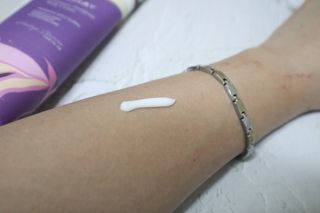트리마이 주름개선 기능성의 퍼퓸 바디케어, 힐링 베리어 바디크림 3종 택1 — 5점을 준 리뷰어가 2022년 9월 올린 사용 사진
