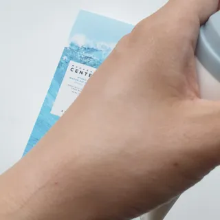 [스킨1004] 마다가스카르 센텔라 히알루-시카 워터핏 선세럼 50ml — 5점을 준 리뷰어가 2024년 5월 올린 사용 사진