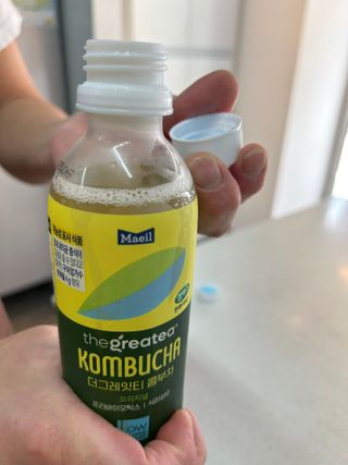 더그레잇티 콤부차 [매일유업] 더그레잇티 44kcal 콤부차 300ml *12개입 (오리지널 6개+베리리치 6개) — 5점을 준 리뷰어가 2023년 8월 올린 사용 사진