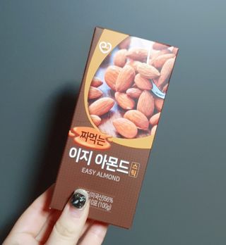 짜먹는 이지견과 짜먹는 이지아몬드, 짜먹는 이지허니피넛, 짜먹는 이지캐슈넛 각 10g X  10포 — 5점을 준 리뷰어가 2021년 1월 올린 사용 사진