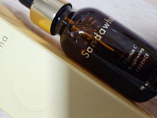 스킨큐어 산다화 비타민c 화이트닝 에센스 30ml — 5점을 준 리뷰어가 2023년 12월 올린 사용 사진