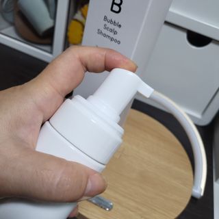 블룸비 거품 두피 샴푸 — 5점을 준 리뷰어가 2022년 8월 올린 사용 사진
