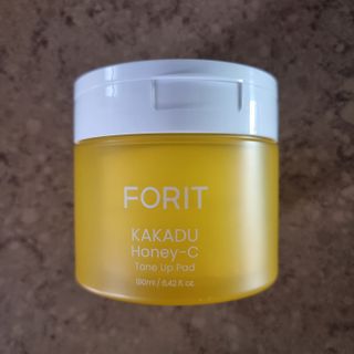 [포잇] 카카두허니씨 미백 톤업패드 190ml 60매 *1개 — 5점을 준 리뷰어가 2023년 1월 올린 사용 사진