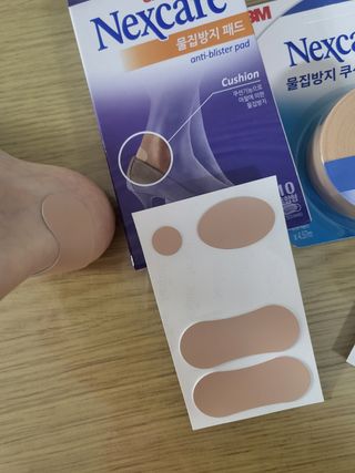 3M 넥스케어 물집방지쿠션테이프 1매 + 물집방지패드 10매 — 5점을 준 리뷰어가 2024년 4월 올린 사용 사진