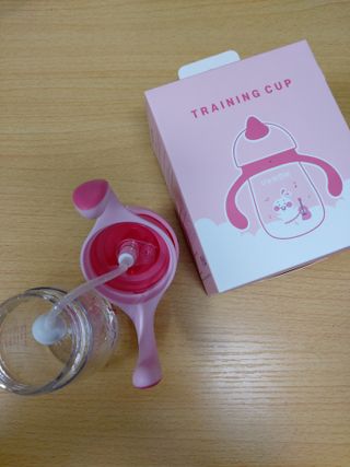 유비맘 트라이탄 코니빨대컵_컬러 랜덤 발송 — 5점을 준 리뷰어가 2021년 3월 올린 사용 사진