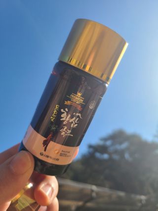 서울약사신협_프리미엄황삼골드_3.75g x 12환+75mgx12병 — 5점을 준 리뷰어가 2021년 1월 올린 사용 사진