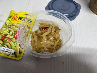 루시델리 야미하우스 홍콩 스파이시 프리미엄 짜사이 무침 500g — 5점을 준 리뷰어가 2024년 11월 올린 사용 사진