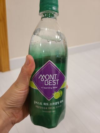 몽베스트 Montbest with Sparkling water Lime20병 — 5점을 준 리뷰어가 2022년 8월 올린 사용 사진