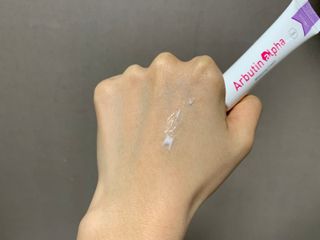 이엔코스 알부틴 알파 화이트닝크림 — 5점을 준 리뷰어가 2021년 4월 올린 사용 사진