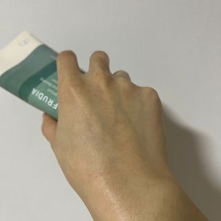 [후르디아] 올리브영 저자극 비건바디로션 — 4점을 준 리뷰어가 2023년 1월 올린 사용 사진