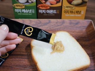 짜먹는 이지견과 짜먹는 이지아몬드, 짜먹는 이지허니피넛, 짜먹는 이지캐슈넛 각 10g X  10포 — 5점을 준 리뷰어가 2021년 3월 올린 사용 사진
