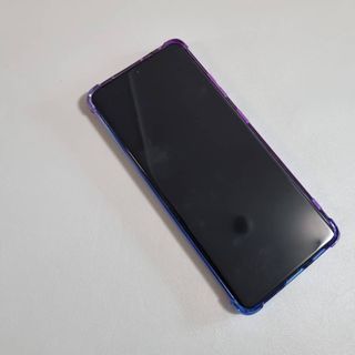 뮤즈캔 갤럭시S21 시리즈 그라데이션 탱크방탄 케이스 — 5점을 준 리뷰어가 2021년 2월 올린 사용 사진