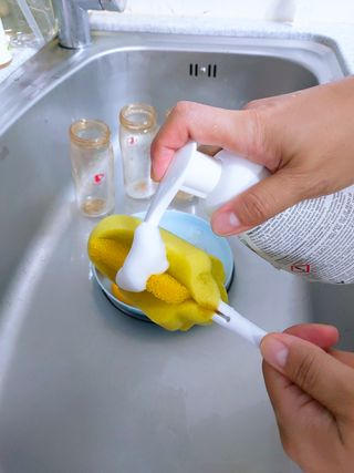 에티튜드 천연 젖병세정제 무향 아토베이비 폼타입 (295ml) 천연 친환경 비건 — 4점을 준 리뷰어가 2022년 8월 올린 사용 사진