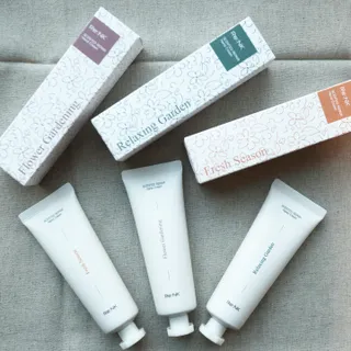 리엔케이 센티드 리페어 핸드크림 SET - 3 fragrance — 5점을 준 리뷰어가 2022년 11월 올린 사용 사진