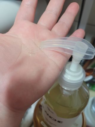 빅그린 니치 퍼퓸 바이옴바디워시 500ml(상탈, 블랙베리&베이, 블랑쉐 3종 중 택1) — 5점을 준 리뷰어가 2022년 12월 올린 사용 사진