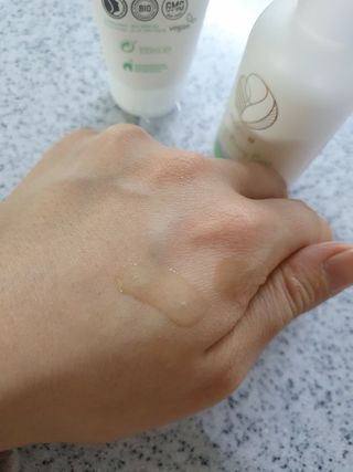 mom e 맘이 내추럴 베이비 케어 크림+바디오일 — 5점을 준 리뷰어가 2021년 1월 올린 사용 사진