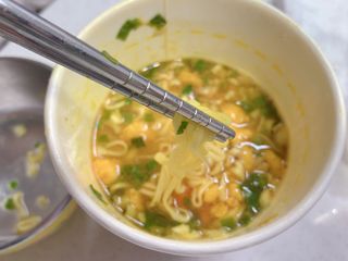 NISSIN 닛신 컵누들  4종 - 씨푸드오리지날, 씨푸드 스파이시, 씨푸드 커리, 씨푸드 XO소스 — 5점을 준 리뷰어가 2021년 12월 올린 사용 사진