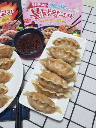 삼양냉동 [삼양] 얇은피불닭왕교자+얇은피까르보불닭왕교자 총4팩 — 5점을 준 리뷰어가 2021년 2월 올린 사용 사진