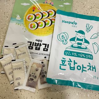 해풀잎 누구나 김밥*1ea [(혼합야채 35g *1ea,  김밥김 (5g, 5ea),  양념간장 (6g, 5ea), 참기름(5g, 2ea)] — 3.5점을 준 리뷰어가 2022년 7월 올린 사용 사진