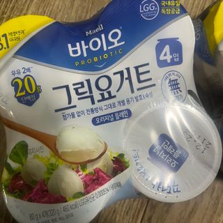 매일바이오 그릭요거트 오리지널 플레인 4개, 로스터리 커피믹스 4개 — 3점을 준 리뷰어가 2021년 12월 올린 사용 사진
