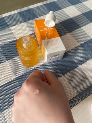 체르엠 스템앤셀 비타민 브라이트닝 에센스 30ml 1개 — 5점을 준 리뷰어가 2022년 4월 올린 사용 사진