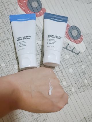더마포레스트 마데카소사이드 리페어 크림,  모이스처라이징 아쿠아크림 — 5점을 준 리뷰어가 2021년 8월 올린 사용 사진